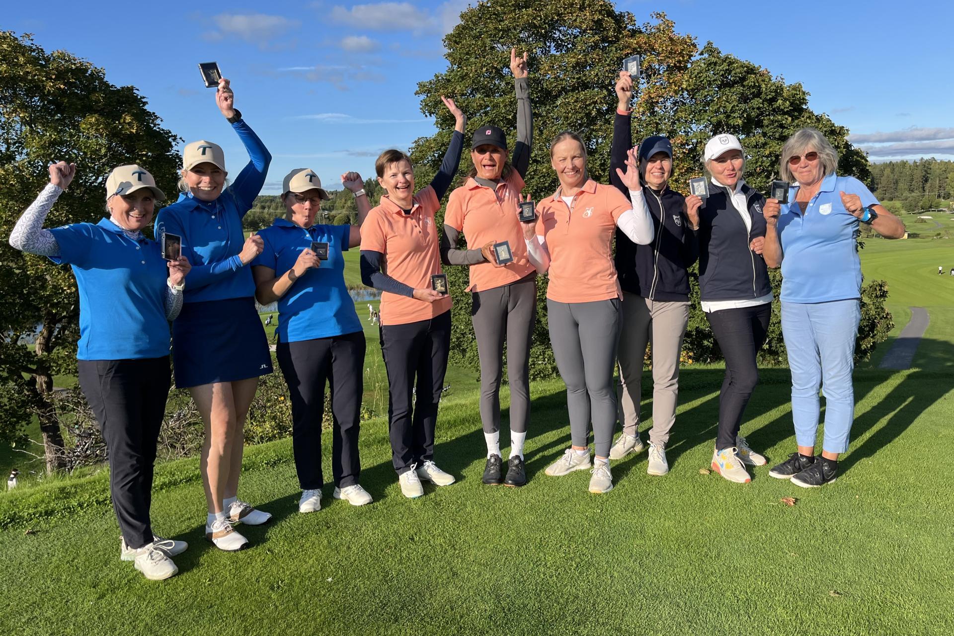 SM-mitalistit Jyväs-Golf, Espoo Ringside Golf ja Helsingin Golfklubi