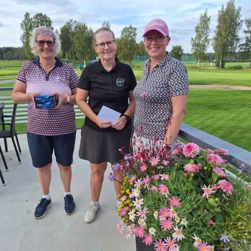 N50: Ulla Väistö (3.), Gunilla Ingman (1.) ja Marianne Karttunen (2.)